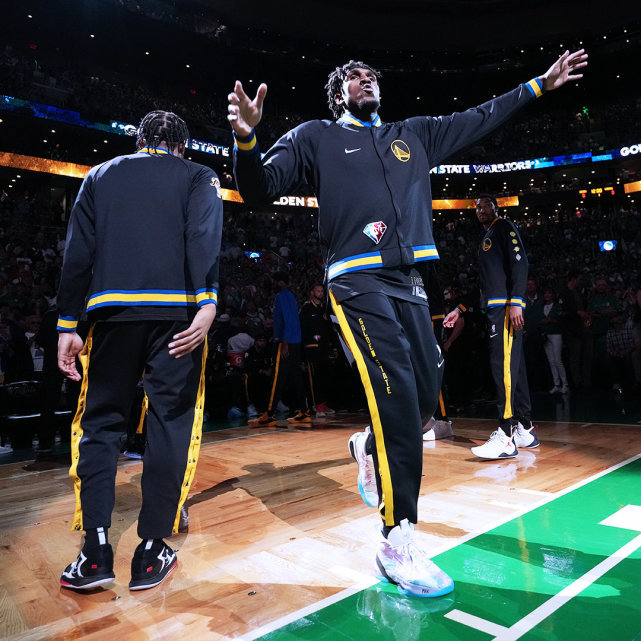 爱游戏体育-包含风云突变！丹佛掘金关键时刻再遭质疑，葡超版图或变，底气十足，临场指挥获称赞的词条