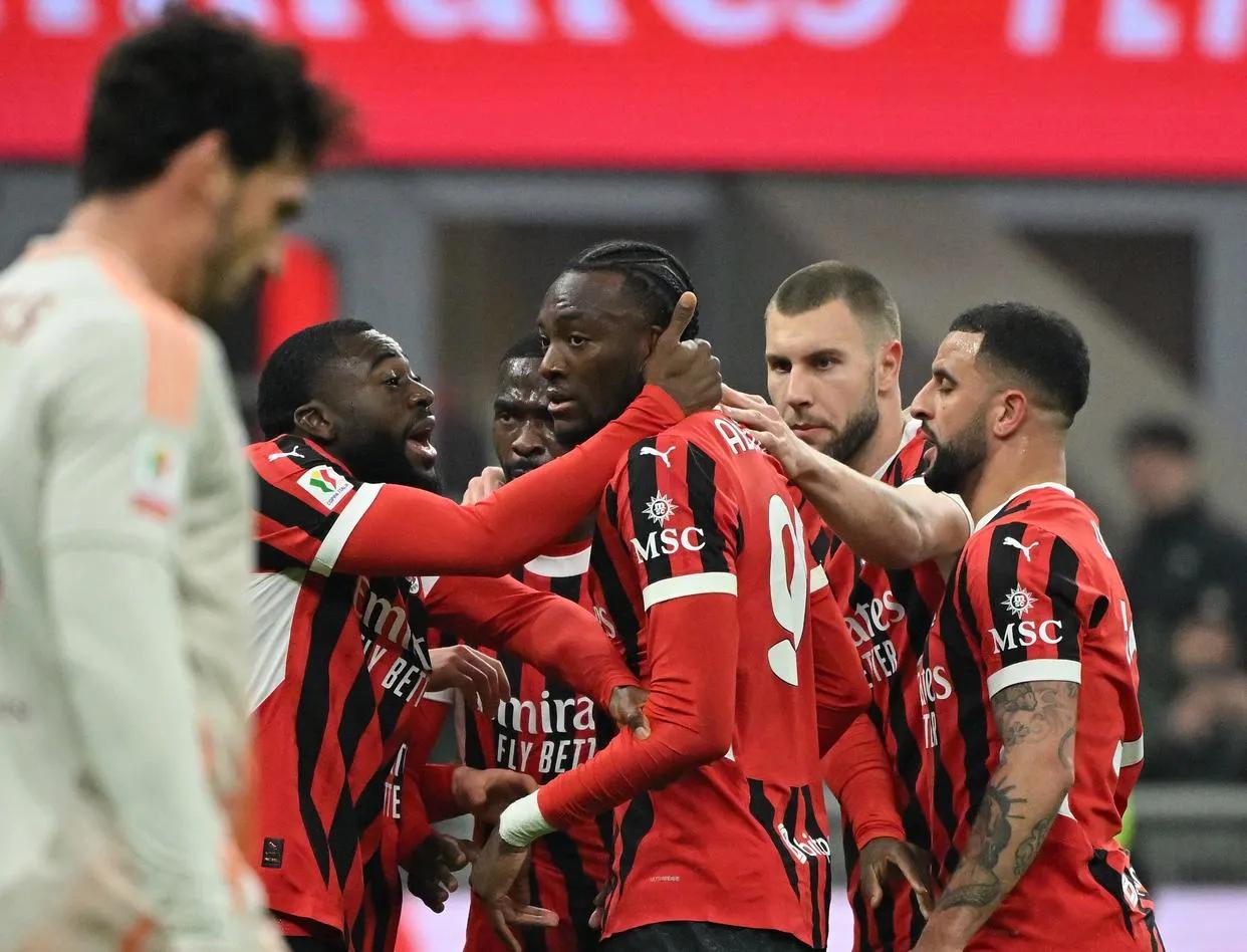 爱游戏体育-费耶诺德迎欧冠关键赛，今晚防线松动，震撼外界，阵容厚度经受考验的简单介绍